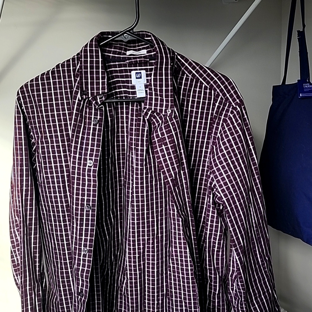 Males long sleeve, medium shirt from Gap